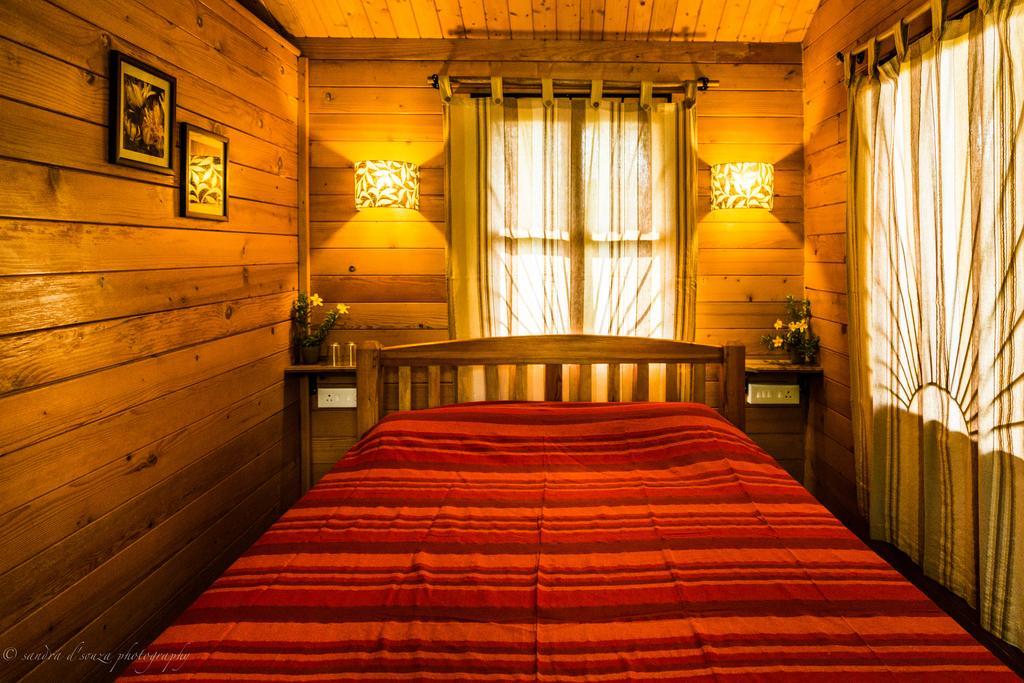 Pele'S Windsong Wood Cottage On The Beach Benaulim Oda fotoğraf
